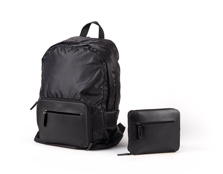 Lexon Packable Katlanabilir Sırt Çantası Siyah Açıklama Çok yönlü, pratik ve hafif olan bu çanta, kendi fermuarlı katlanabilir çantasına düzgün bir şekilde sığar ve seyahatleriniz sırasında valizinizde fazla yer kaplamaz. Valizinize kolaylıkla takıp seyah