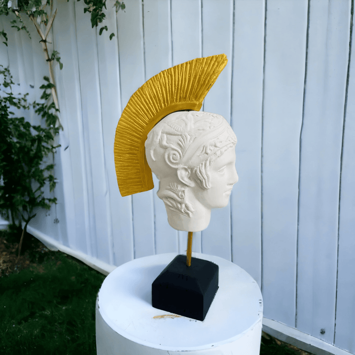 Design Gold Ares Yükseklik: 53 cm × Genişlik: 27 cm Malzeme: Alçı Design Gold Ares - hiandco.com.tr Hi Sculpture