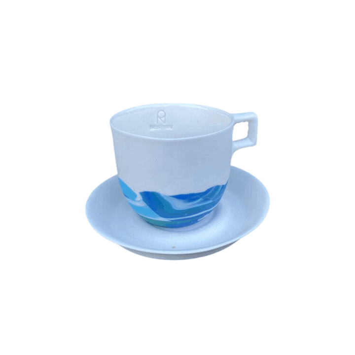 AURA Serisi OCEAN Türk Kahvesi Takımı * Ürünler porselen çamurundan üretilmektedir. * %100 el yapımıdır. * Ürünün iç yüzeyi ve dış yüzeyi tamamen parlaktır. * Boyutlar: ağız çapı 6 cm taban çapı 3 cm yükseklik 5,5 cm / 85 ml. * Ürün gıdaya uygundur ve bul
