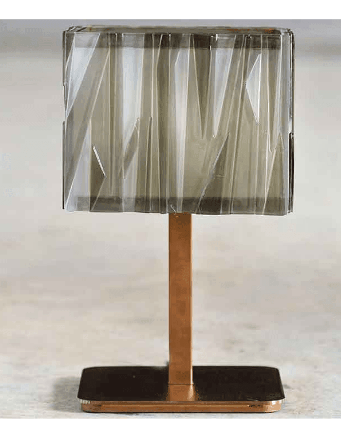 Cube Table Lamp Cube Series Teknik Bilgiler: Switch on cable e 14 bulb Taban: Leather Finish Aluminum/Painted Aluminum/Anodized Aluminum Gövde: Leather Finish Aluminum/Painte d Aluminum/Anodiz ed Aluminum Cam: Extra Clear Glass Boyutlar: Yükselik: 45 cm G